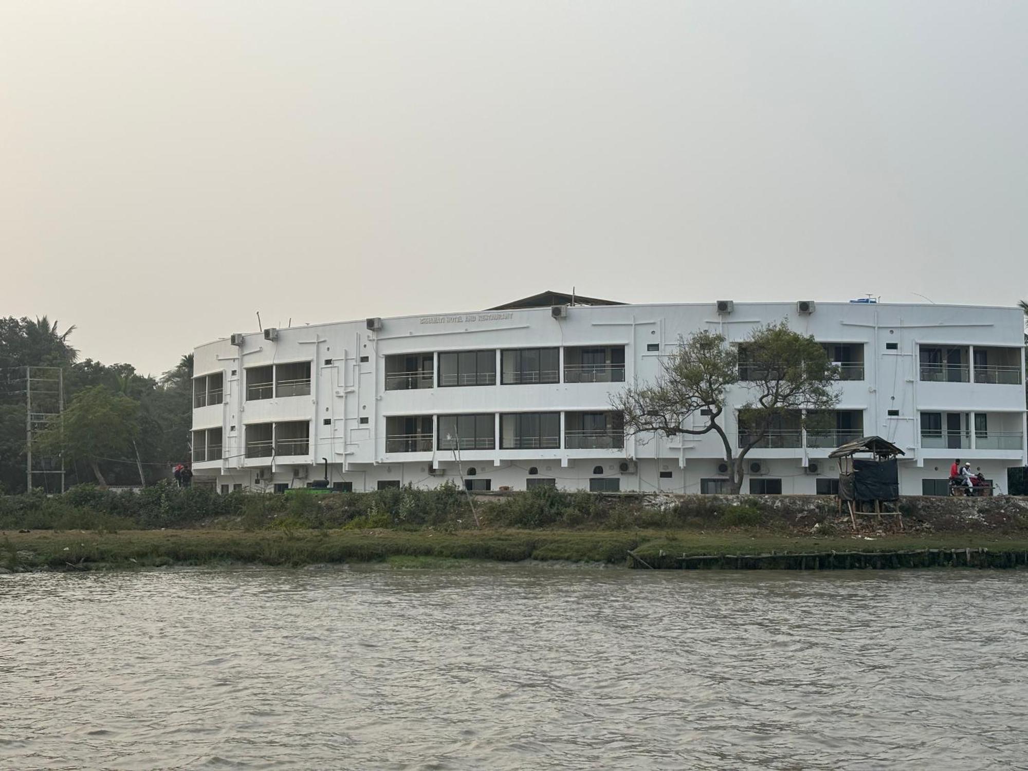 Ichhamati Hotel And Restaurant Hasnabad Екстериор снимка